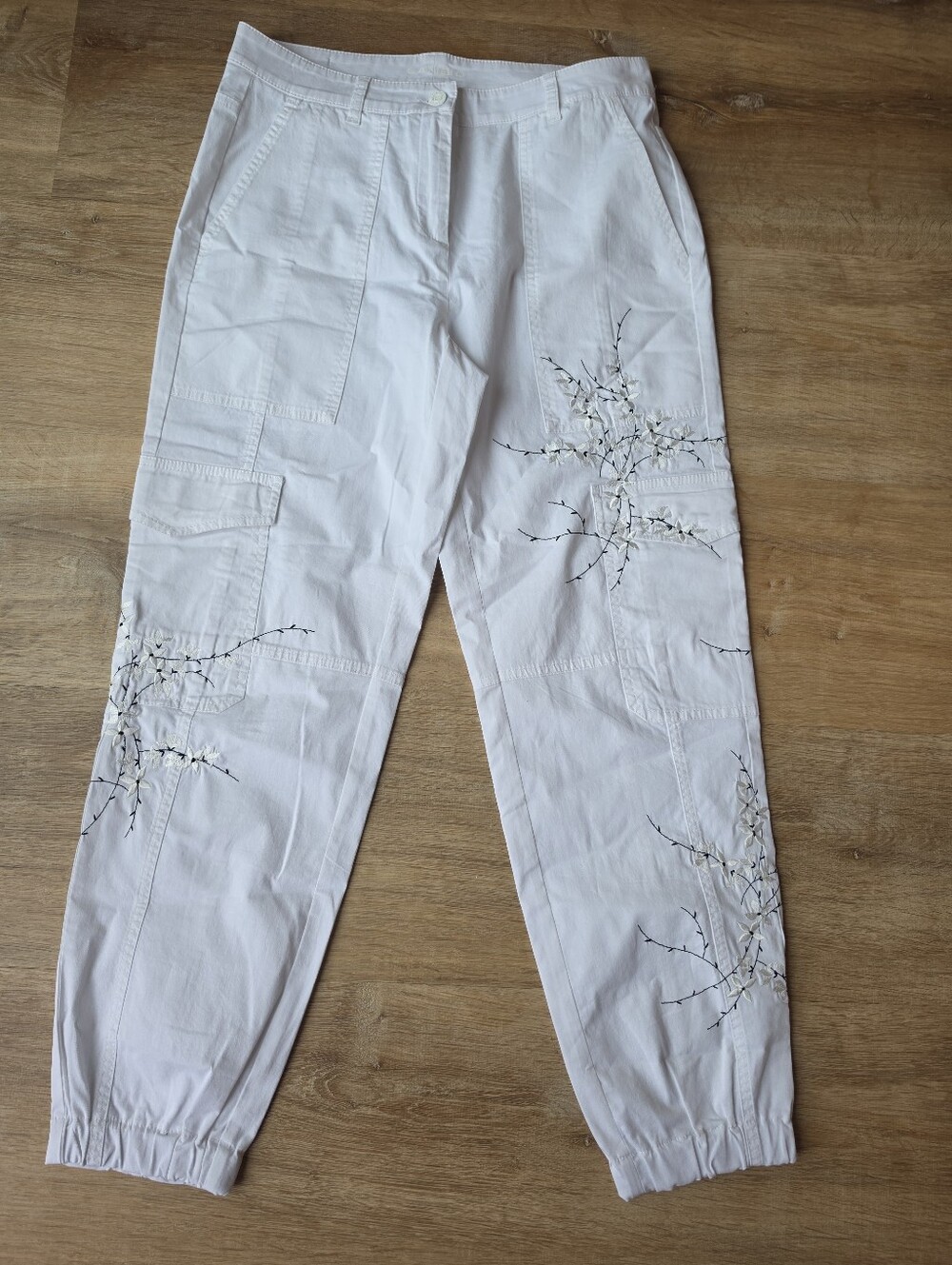 Cambio Karo Cargo Embroidered Pants Sz 6